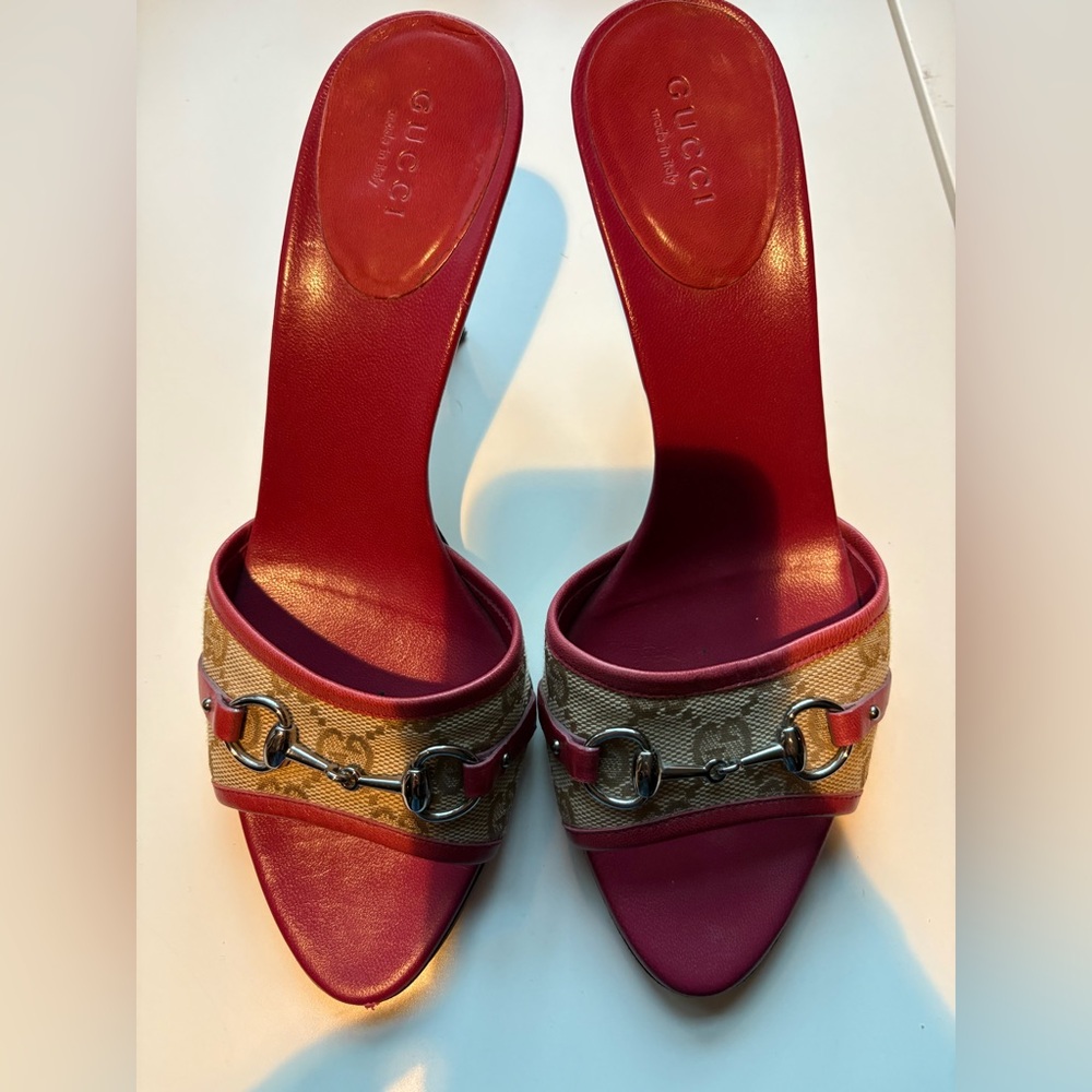 Gucci 6.5 red/pink monogrammed mules